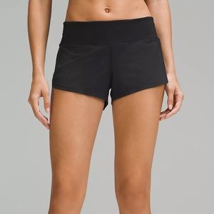 Lulu Lemon Speed Up Low-Rise Lined Short 2.5", Size 4